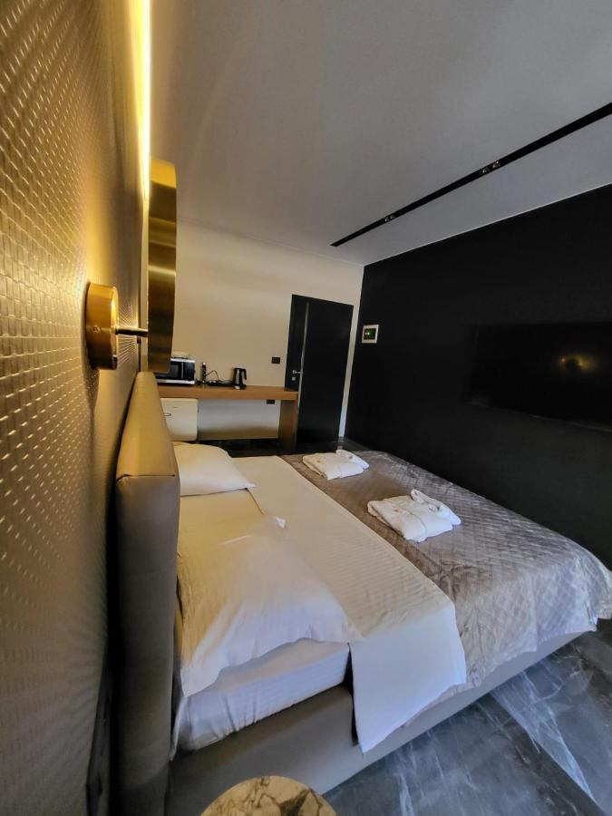 La Mirage Apartment 04 Tirana Exterior photo